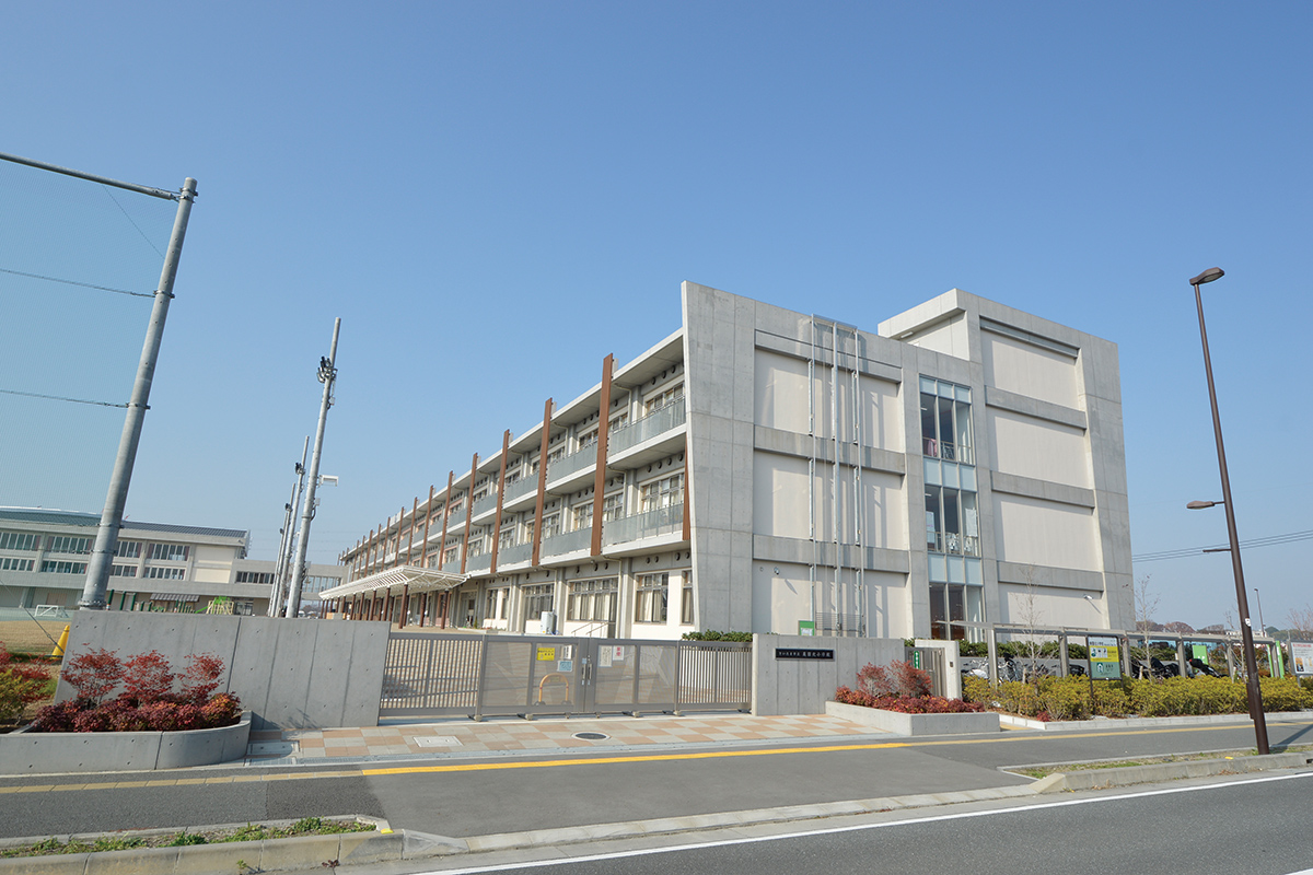 美園北小学校(許可校)/徒歩15分 美園北小学校(許可校)/徒歩15分