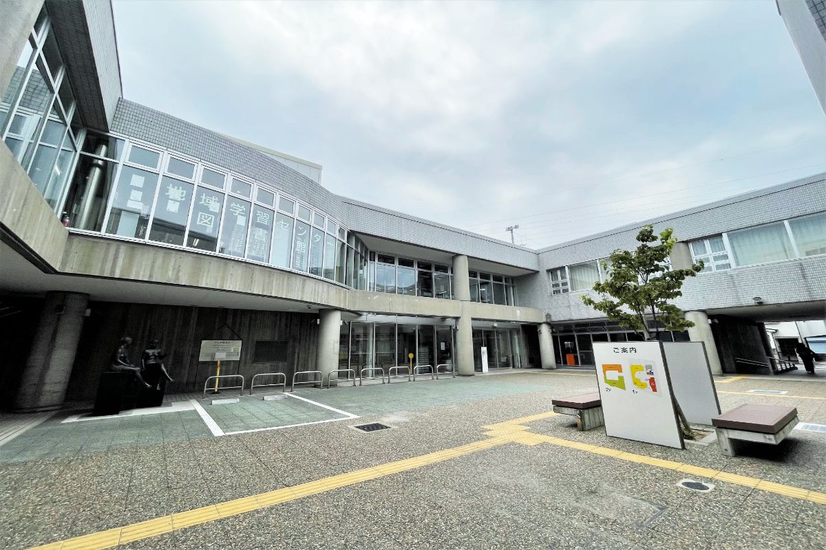 保塚図書館/保塚住区センター 保塚図書館/保塚住区センター