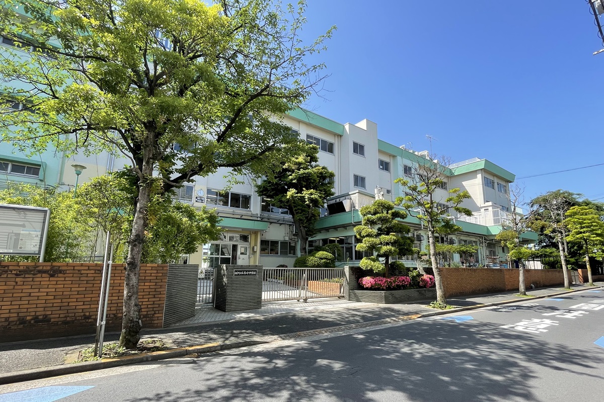 篠崎中学校/徒歩6分 篠崎中学校/徒歩6分