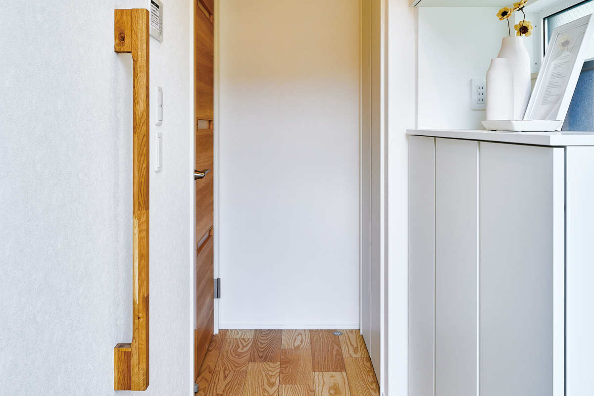 【玄関手すり/銘木無垢ハイジェニック】 【玄関手すり/銘木無垢ハイジェニック】