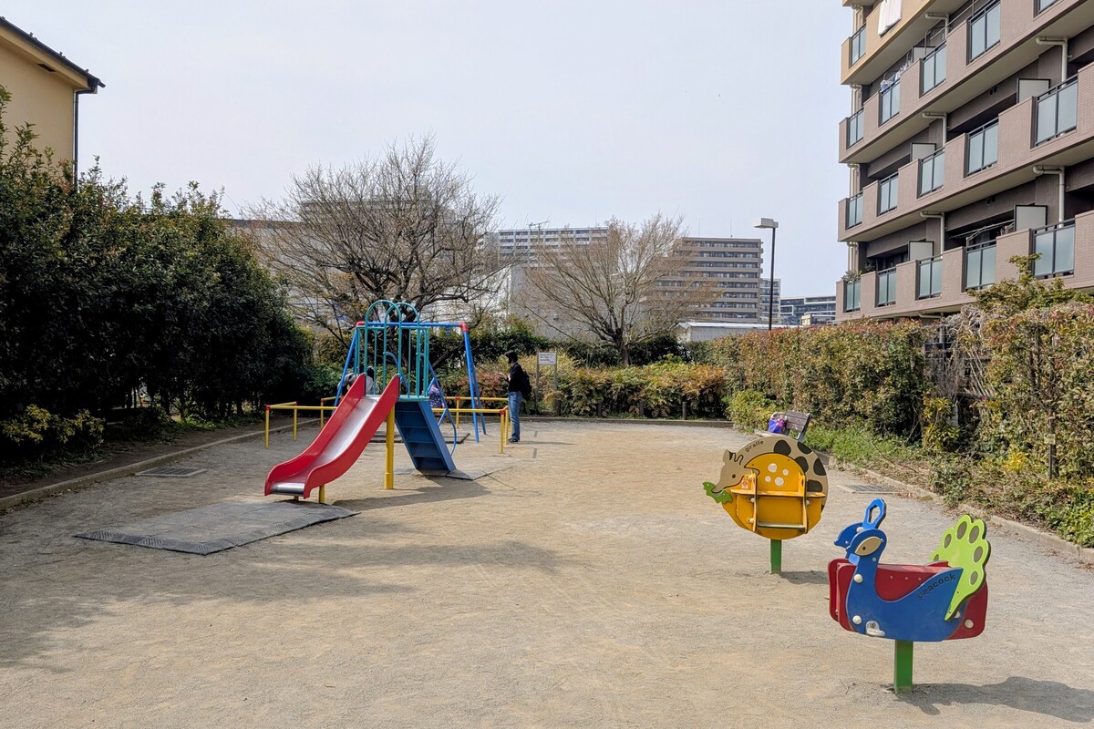 旭町かりん児童遊園