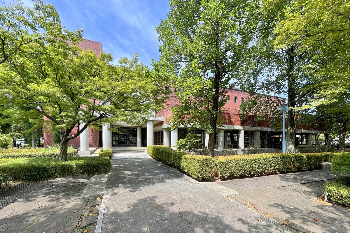 越谷市立図書館 越谷市立図書館